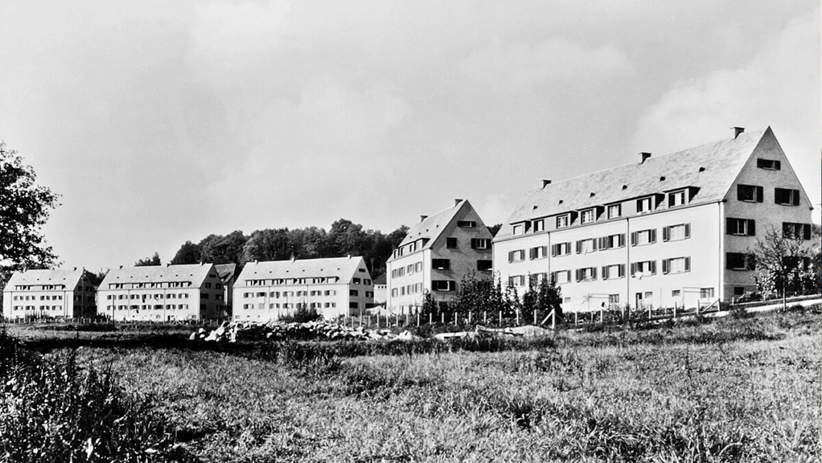 Wohnkolonie in Zü­rich-Nord: Bau von 17 Dreifamilienhäuser mit insgesamt 51 Vierzimmerwohnungen im Jahre 1930