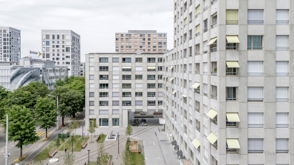 Blick auf den Rosa-Luxemburg-Platz der Siedlung Letzi.